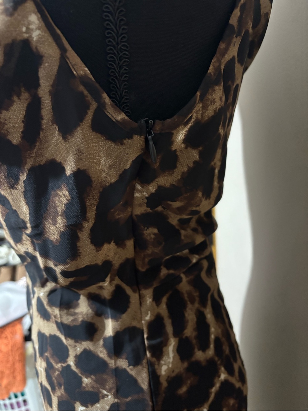 Leopard print asymmetrical off shoulder maxi dress. Size XS. Sheer fabric. New. - Picture 8 of 16